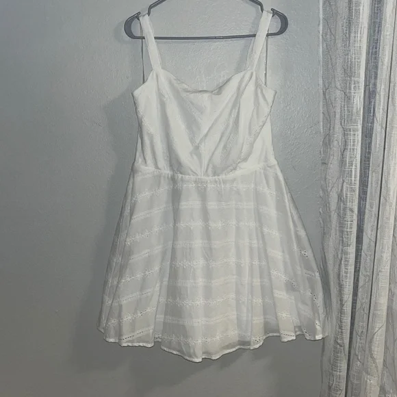 White eyelet dress with open back and thicker straps. Brand new, never worn! - Picture 1 of 7